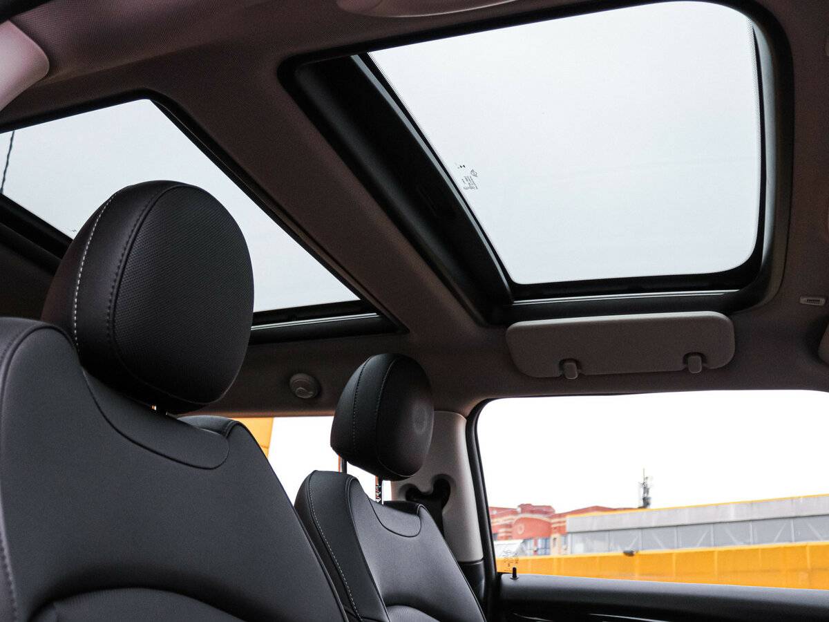 Mini Hatch Cooper S III (F55/F56) Рестайлинг 2, 2024 Фото №12