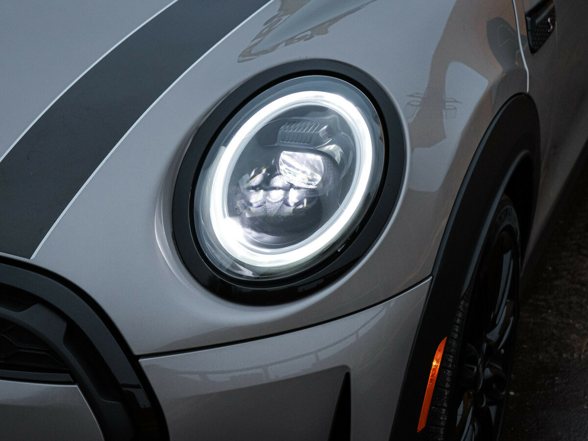 Mini Hatch Cooper S III (F55/F56) Рестайлинг 2, 2024 Фото №13