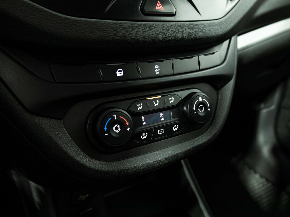 Lada (ВАЗ) Vesta SW I, 2020 Фото №16