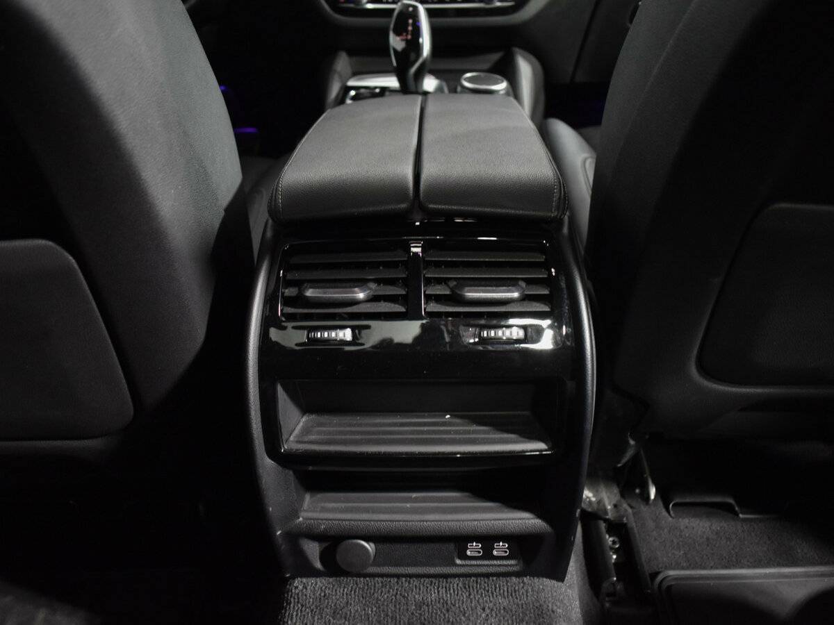 BMW 5 серии 530e VII (G30/G31/G38) Рестайлинг, 2020 Фото №15