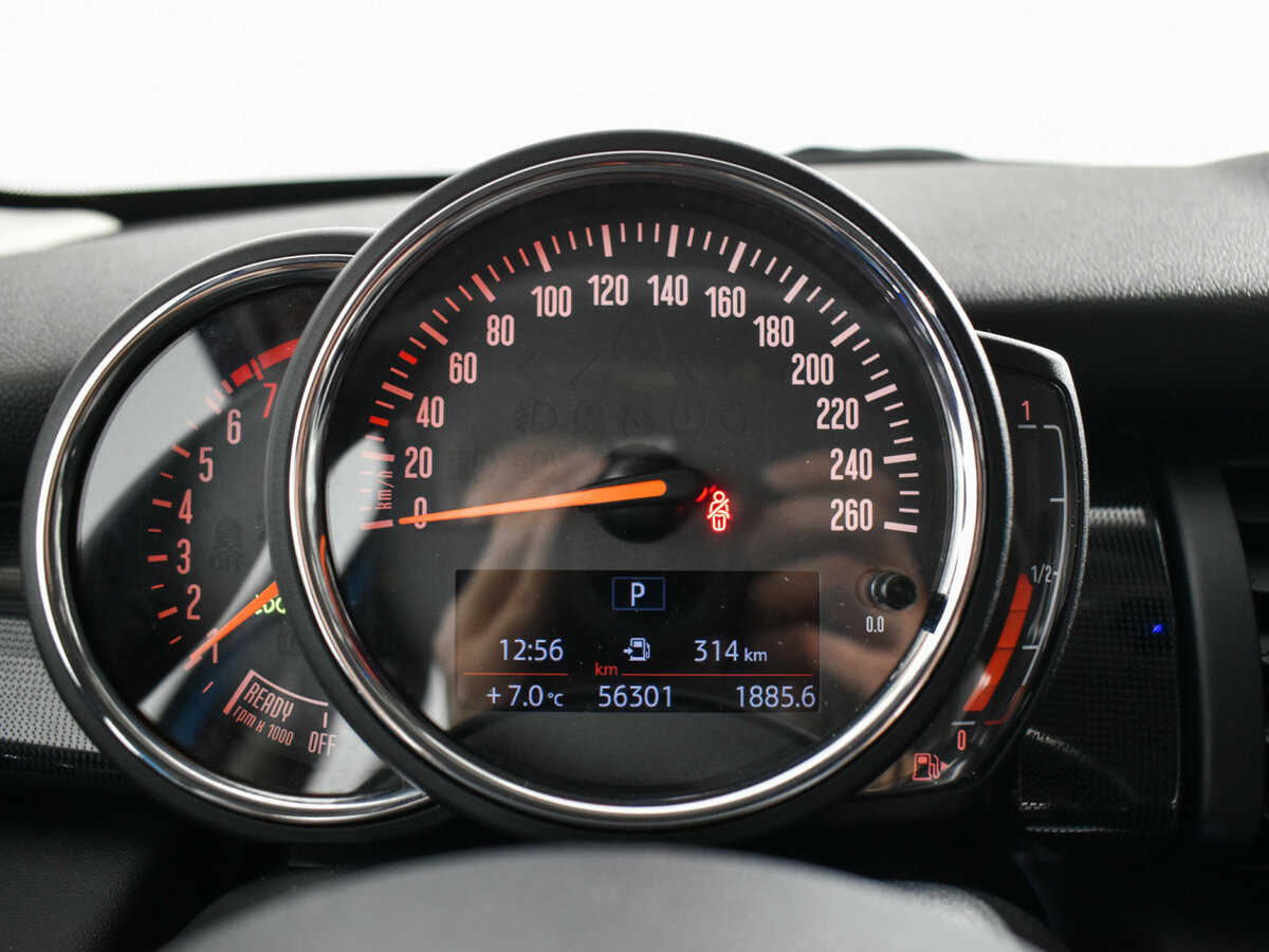 Mini Hatch Cooper III (F55/F56) Рестайлинг, 2019 Фото №22