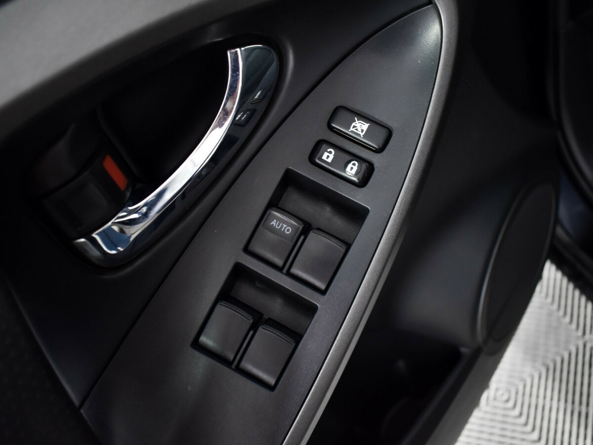 Toyota RAV4 III (XA30) Рестайлинг, 2011 Фото №15