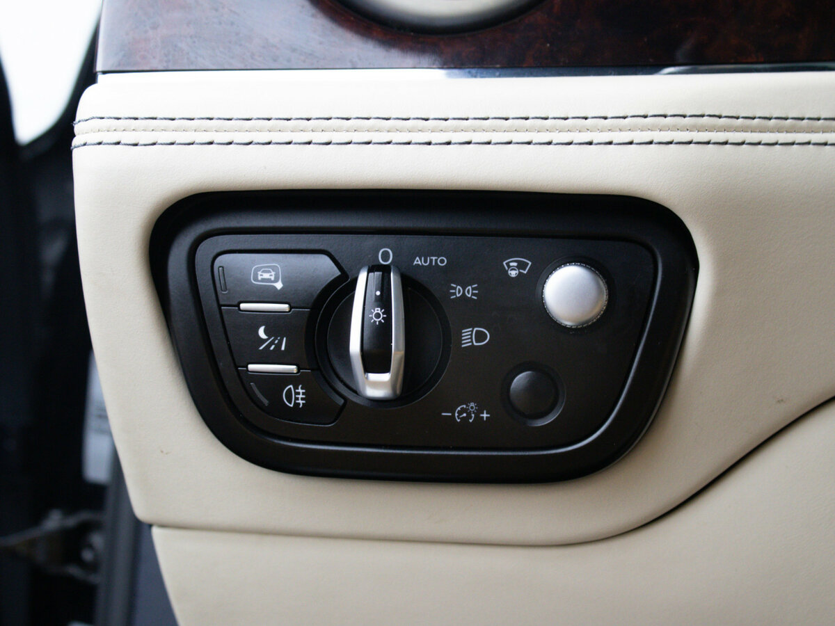 Bentley Bentayga I, 2016 Фото №22