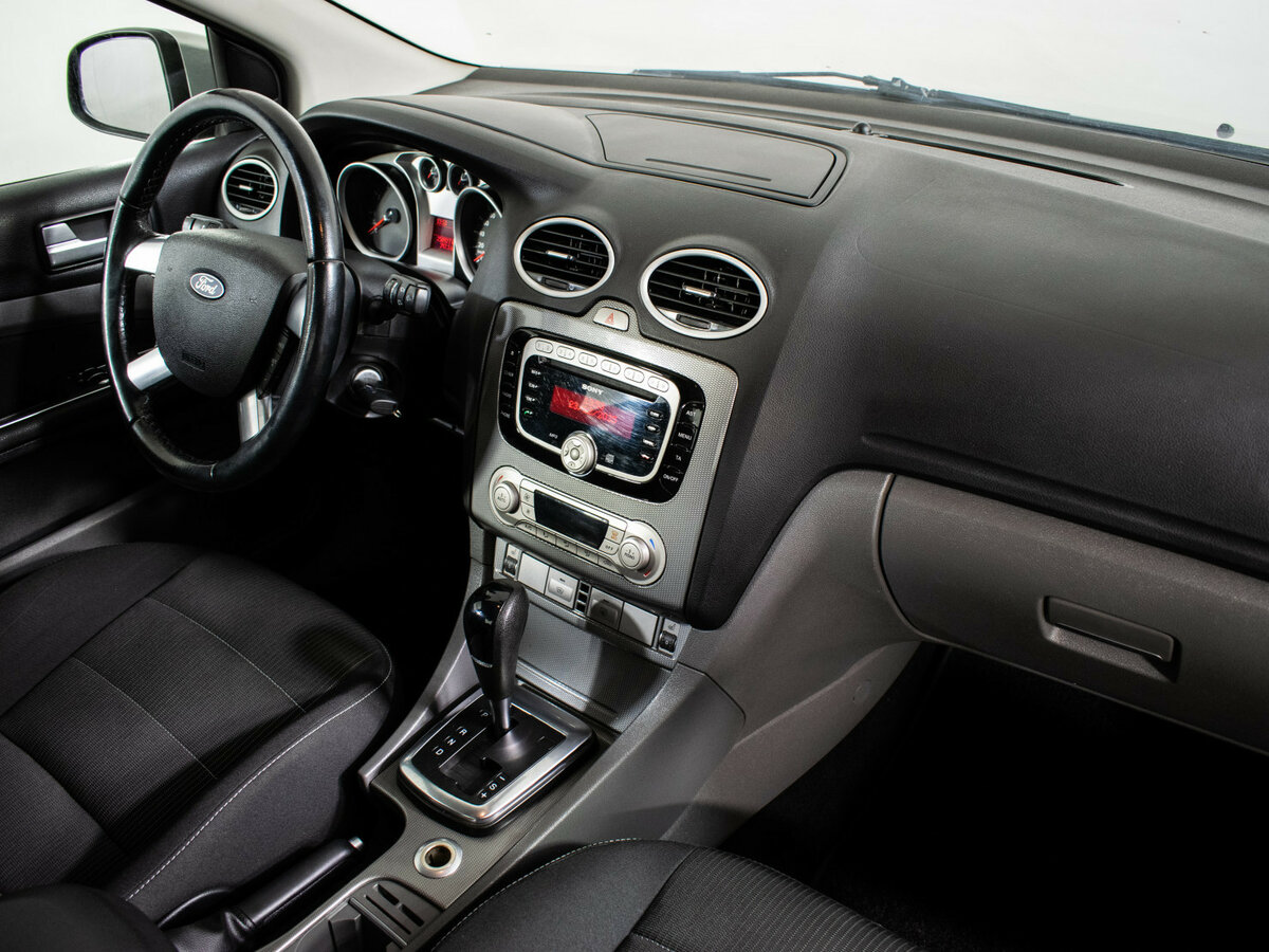 Ford Focus II Рестайлинг, 2010 Фото №11