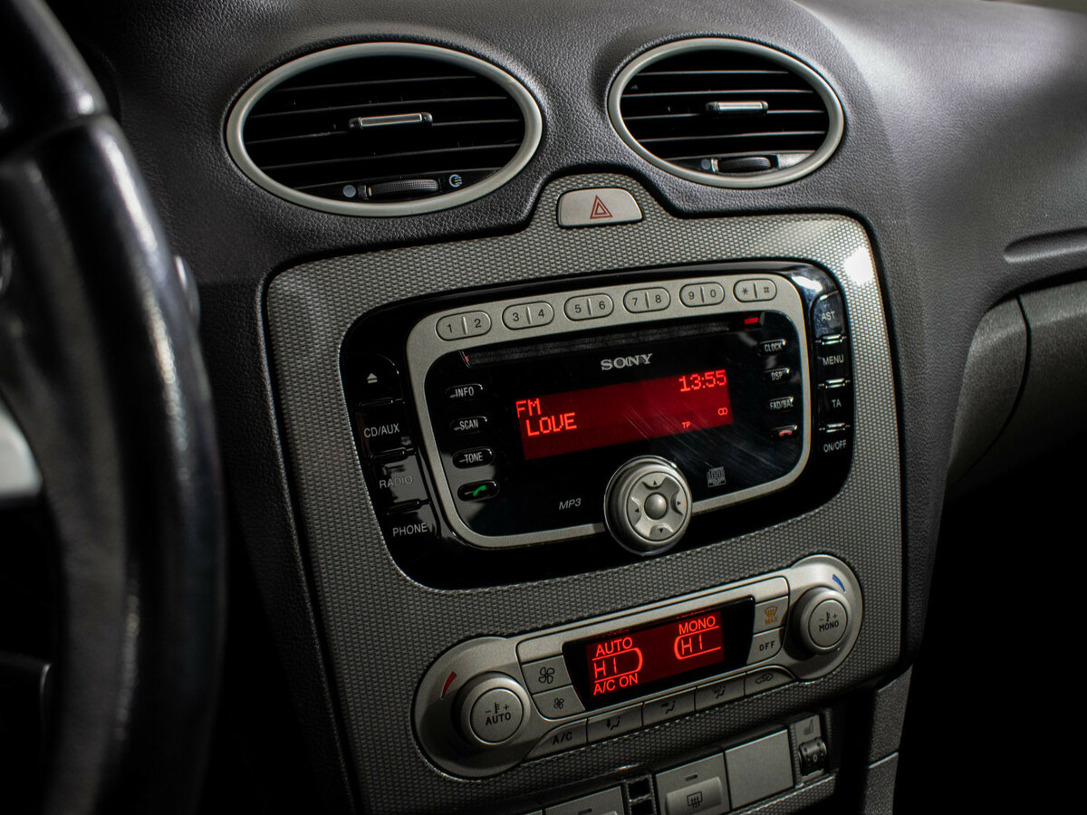 Ford Focus II Рестайлинг, 2010 Фото №12