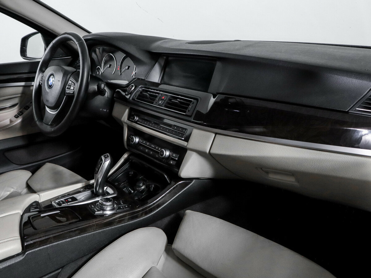 BMW 5 серии 528i xDrive VI (F10/F11/F07), 2011 - 208 224 км. | Фото №6