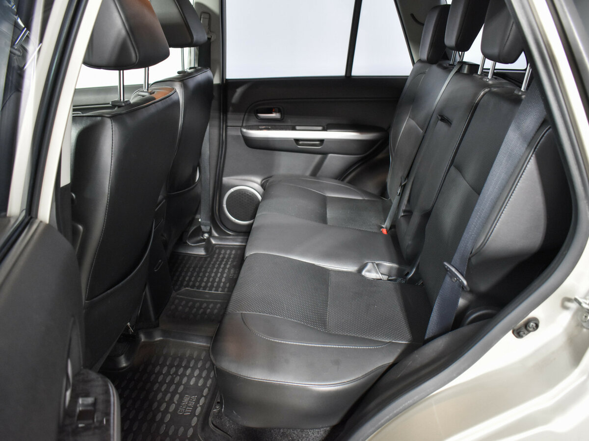 Suzuki Grand Vitara II Рестайлинг, 2010 Фото №11