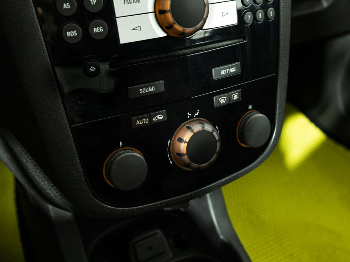 Opel Corsa D Рестайлинг II, 2011 Фото №15