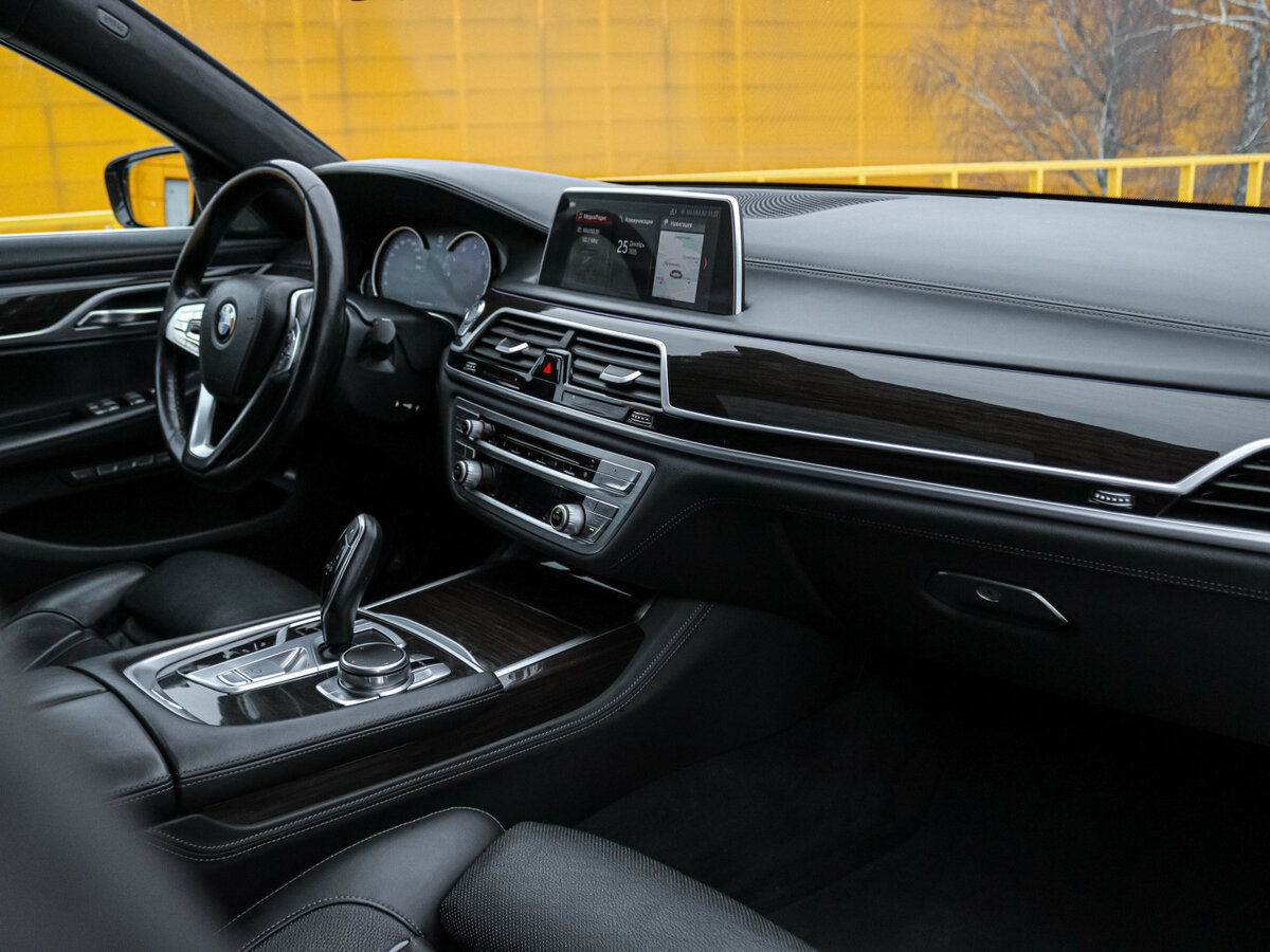 BMW 7 серии Long 750Li xDrive VI (G11/G12), 2017 - 115 857 км. | Фото №7