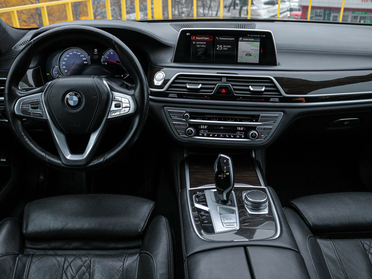 BMW 7 серии Long 750Li xDrive VI (G11/G12), 2017 Фото №10