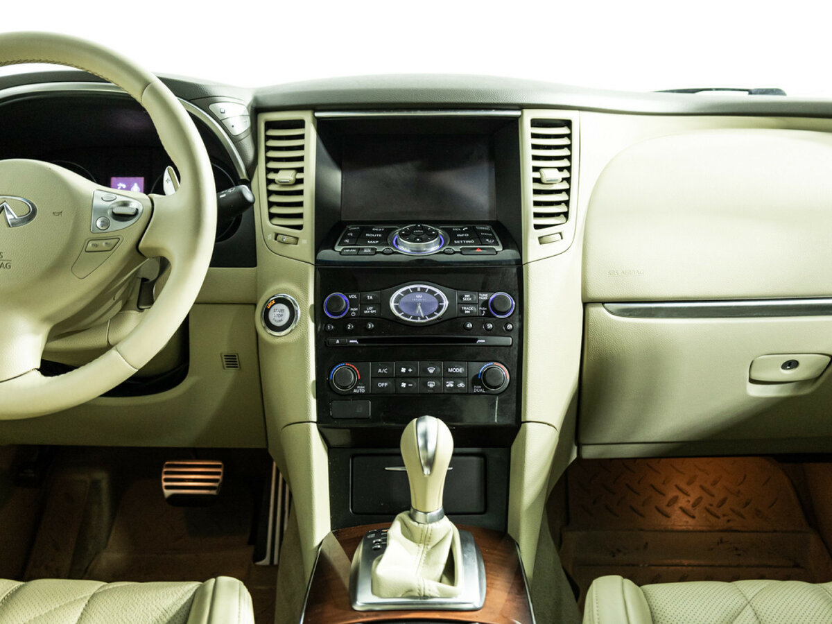 Infiniti QX70, 2016 Фото №14