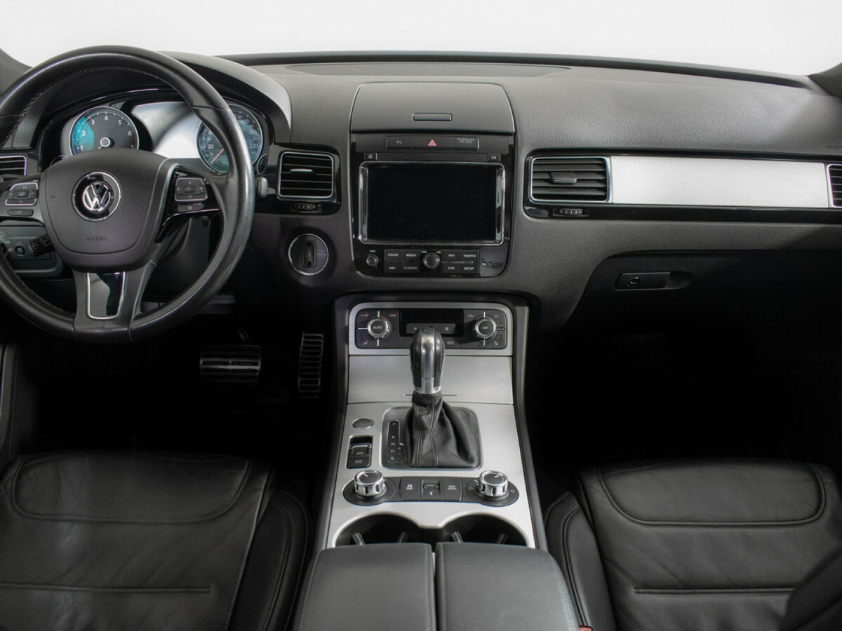 Volkswagen Touareg II, 2011 Фото №11