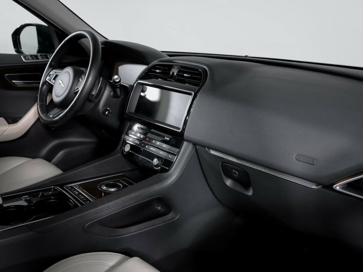 Jaguar F-Pace I, 2016 Фото №9