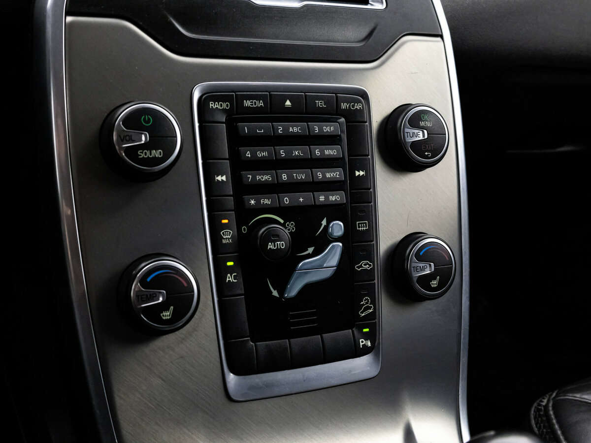 Volvo XC70 II, 2011 Фото №11