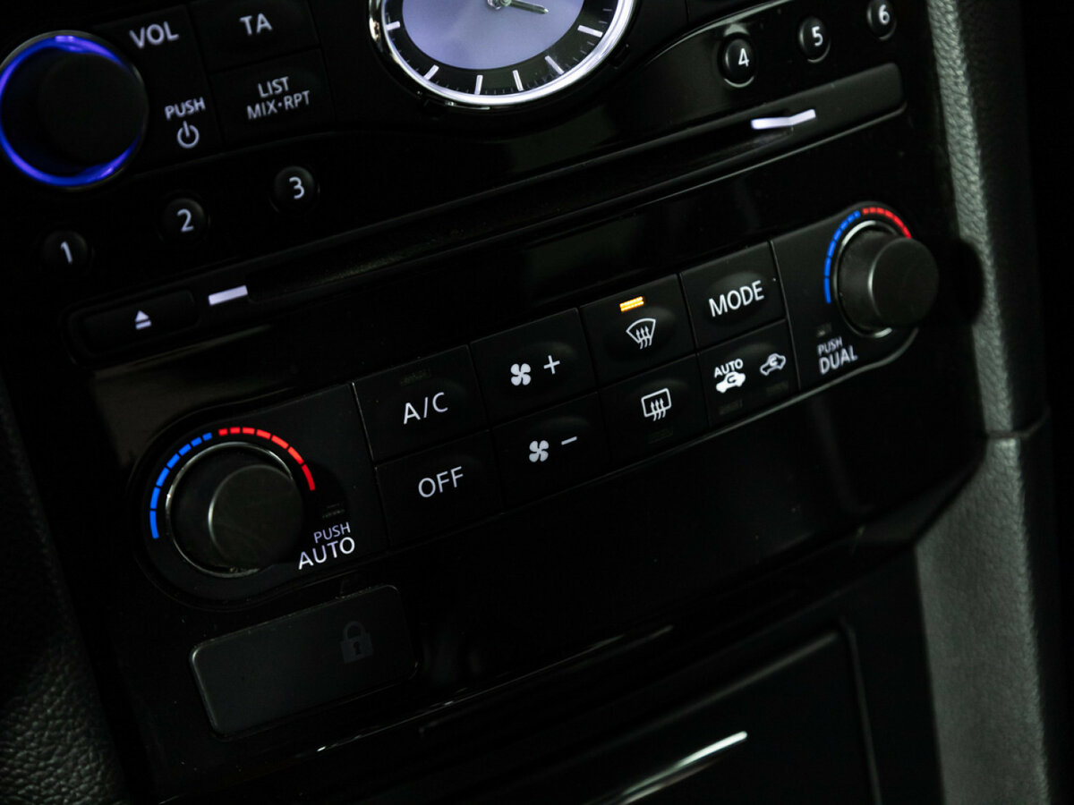 Infiniti QX70, 2014 Фото №19