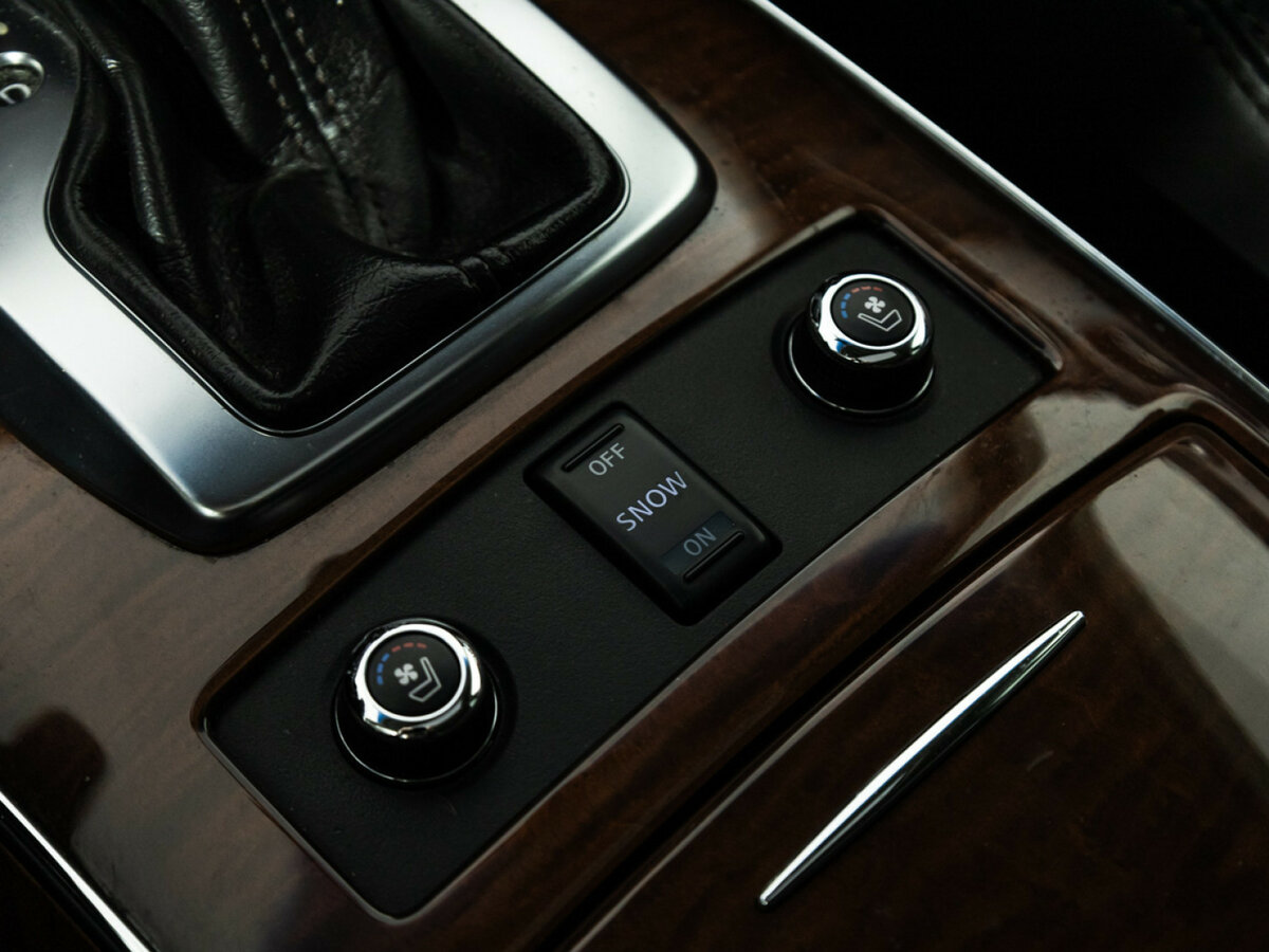 Infiniti QX70, 2014 Фото №20