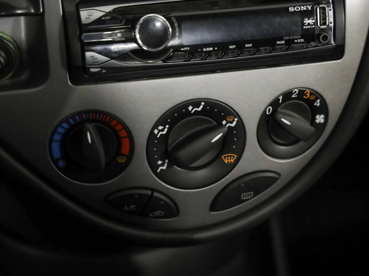 Ford Focus I Рестайлинг, 2003 Фото №10