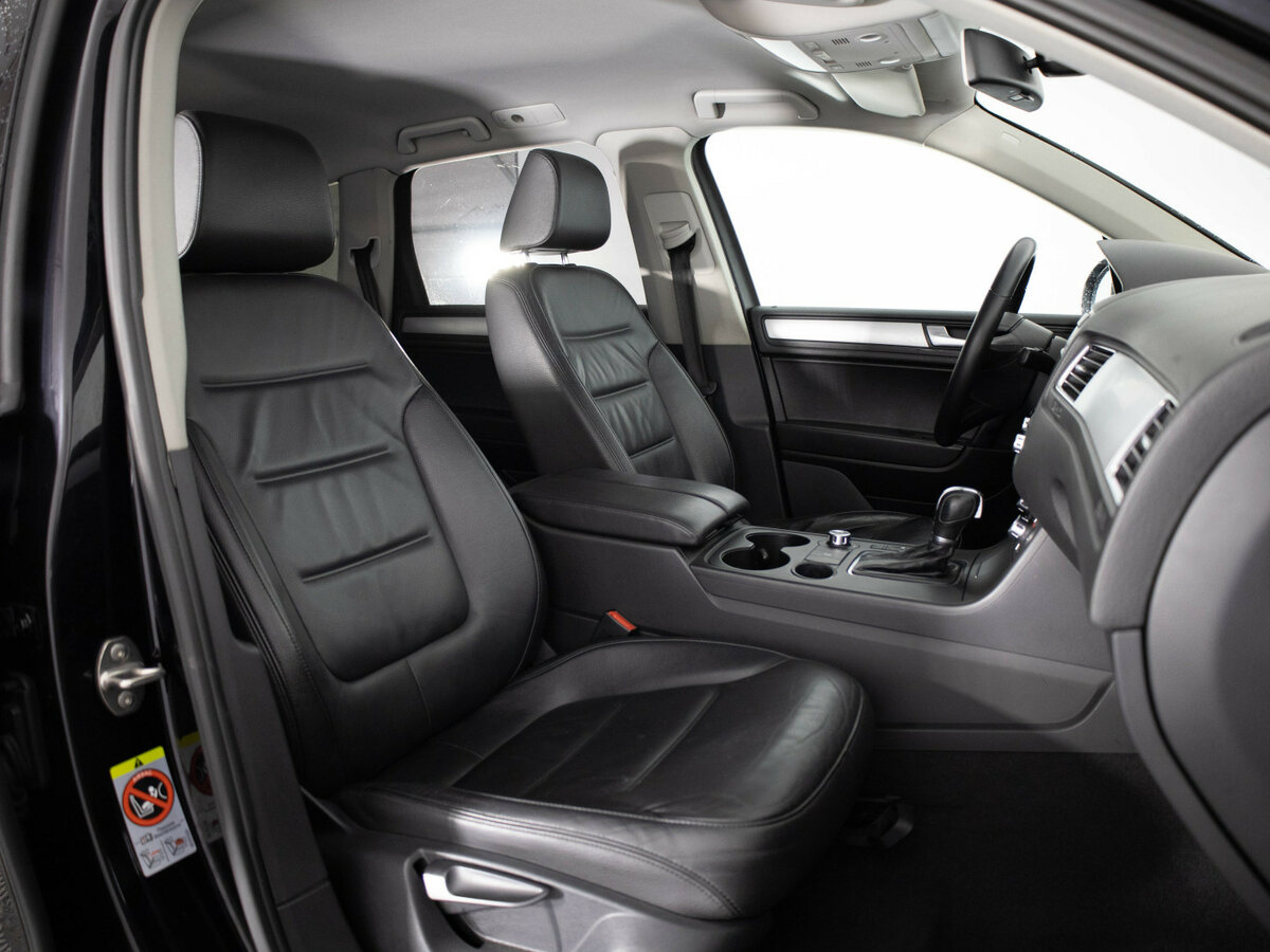 Volkswagen Touareg II, 2011 Фото №9