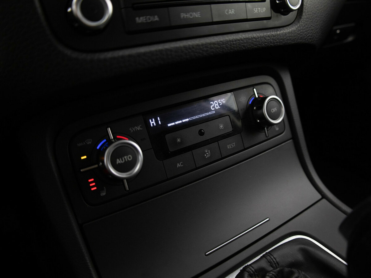 Volkswagen Touareg II, 2011 Фото №14