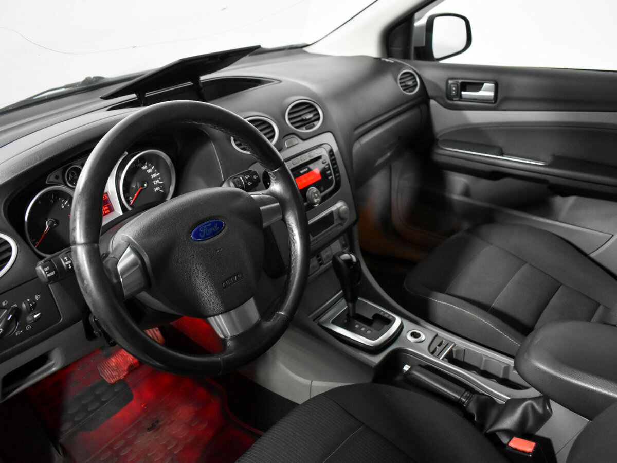 Ford Focus II Рестайлинг, 2010 Фото №9