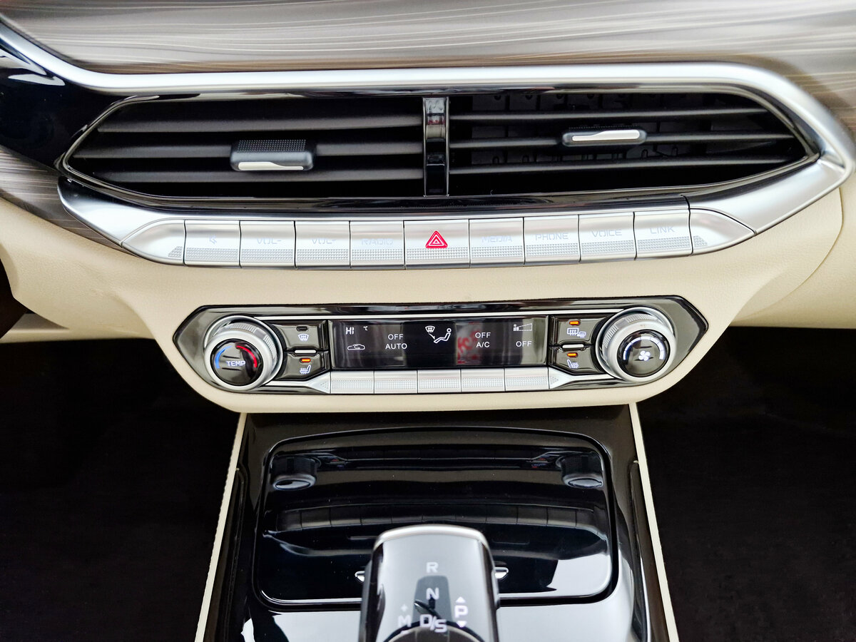 FAW Bestune T77 I, 2024 Фото №24