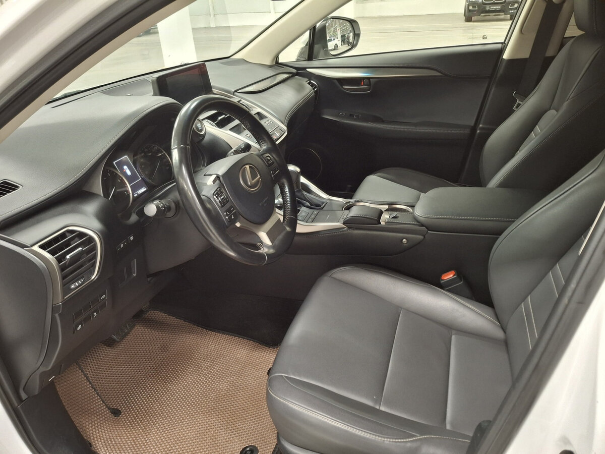 Lexus NX 300 I Рестайлинг, 2018 Фото №15