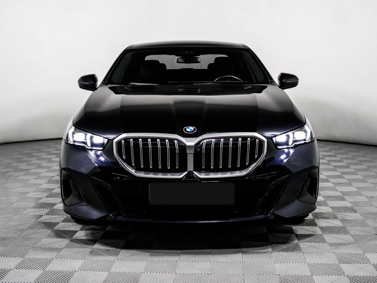 BMW 5 серии 520d VIII (G60/G61/G68), 2023 - 30 000 км. | Фото №2