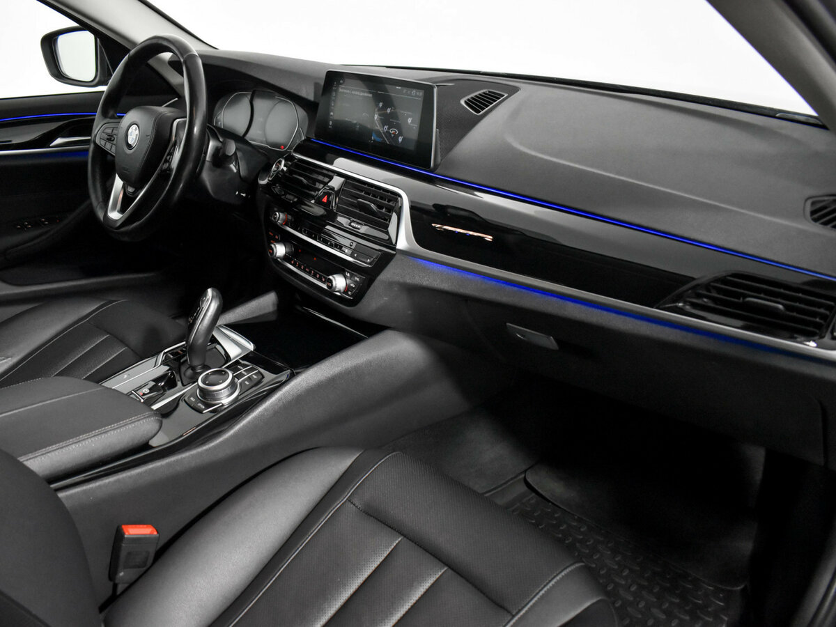 BMW 5 серии 520d xDrive VII (G30/G31/G38) Рестайлинг, 2020 Фото №12