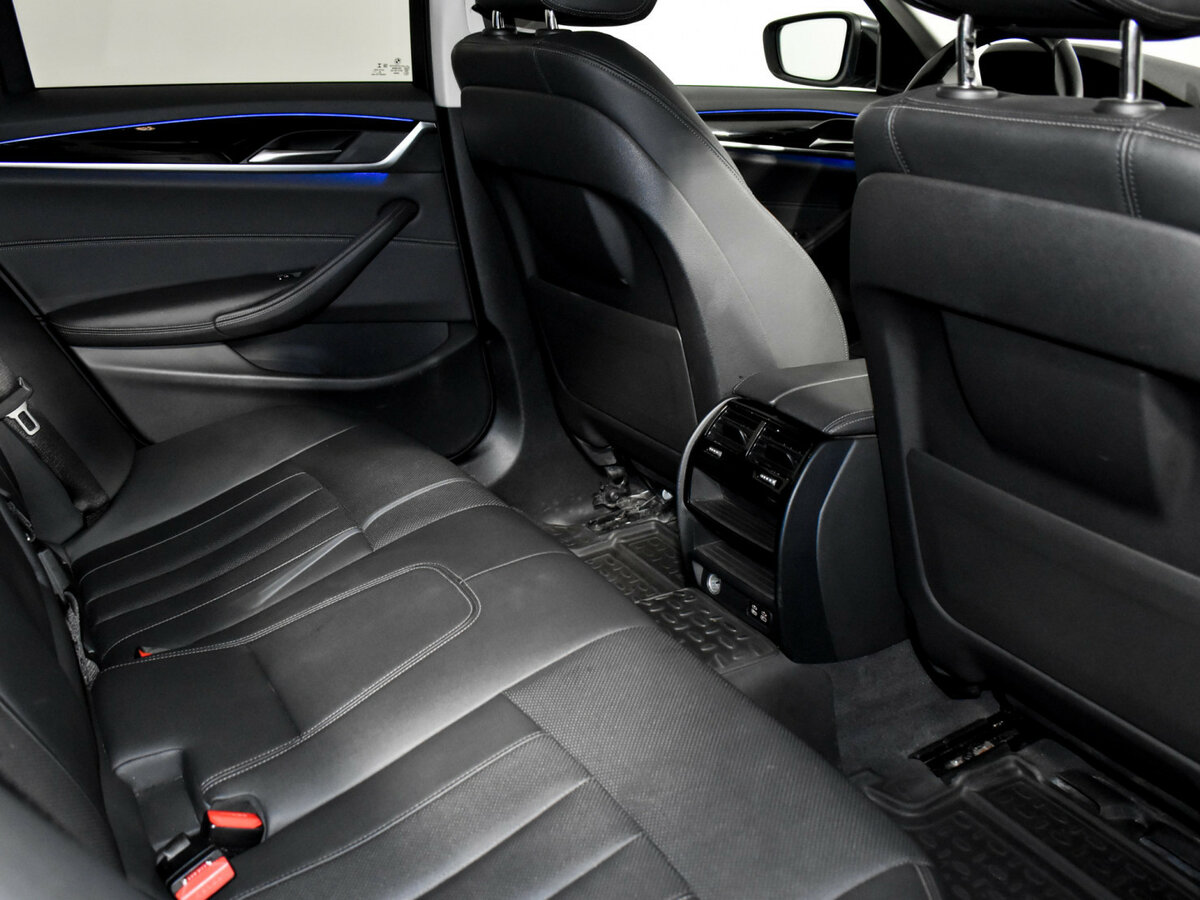 BMW 5 серии 520d xDrive VII (G30/G31/G38) Рестайлинг, 2020 Фото №15