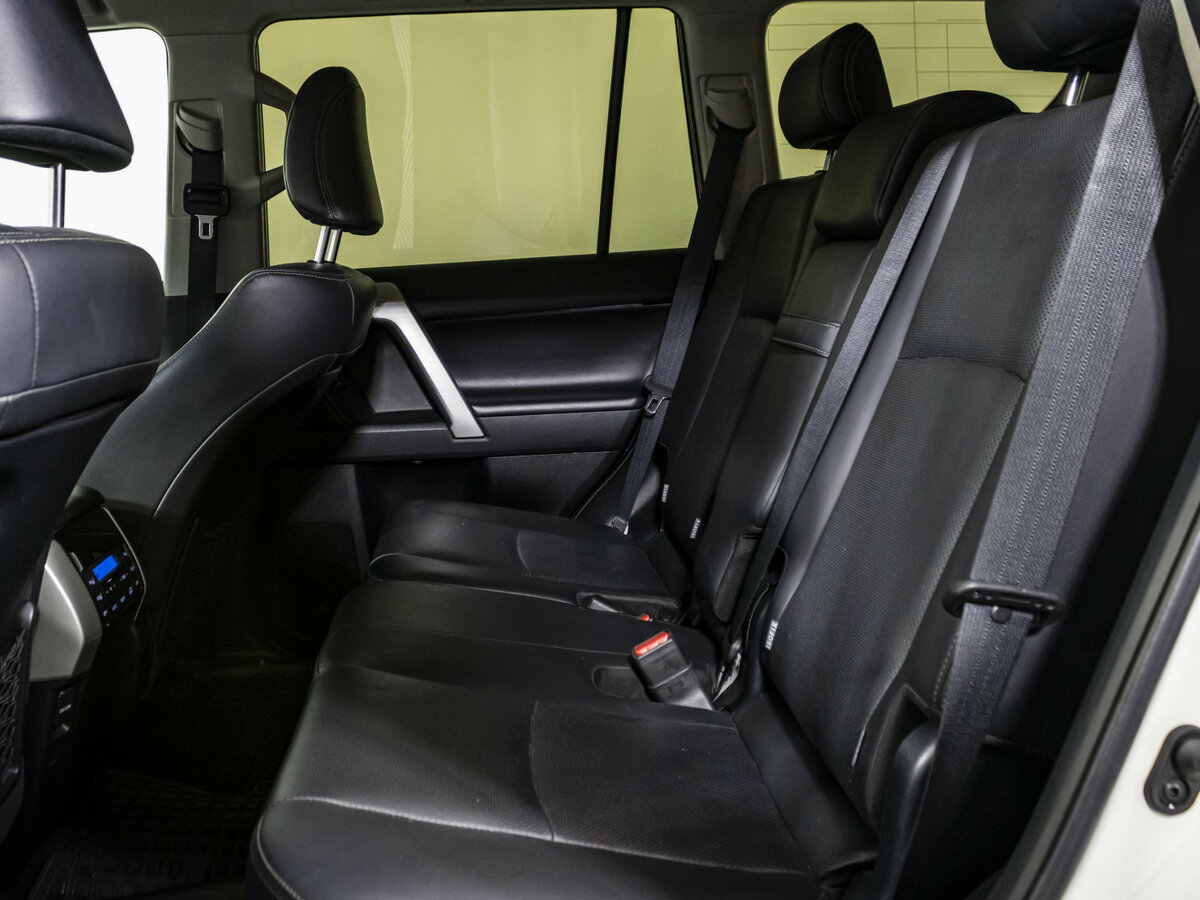 Toyota Land Cruiser Prado 150 Series Рестайлинг 2, 2020 Фото №11