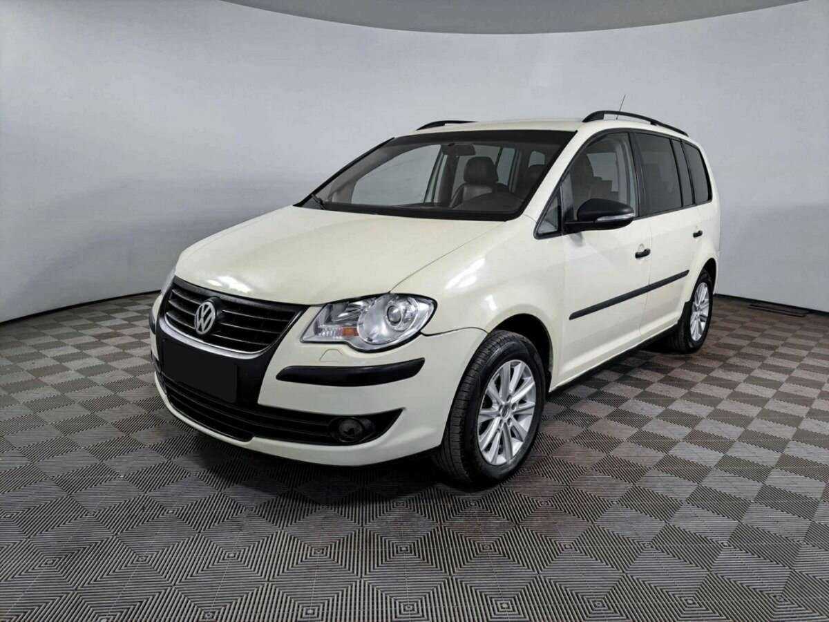Volkswagen Touran, 2010 - 177 000 км. | Фото №1