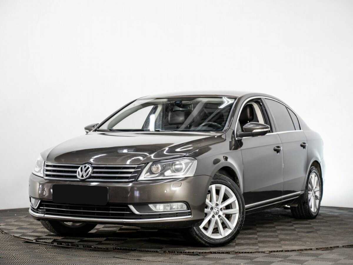 Volkswagen Passat, 2012 - 215 000 км. | Фото №1